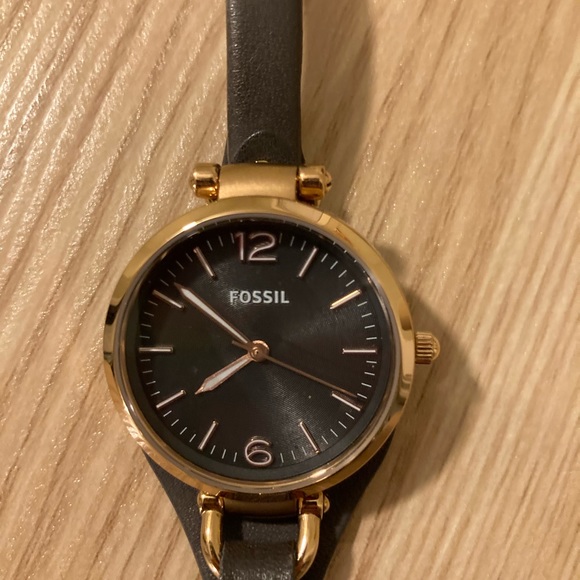 ❌SOLD❌ FOSSIL Watches - lightly used/great condition - Picture 2 of 3